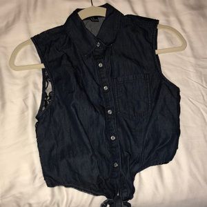 Chic blue collared top